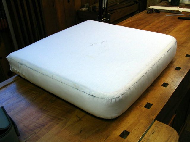 Cushion in Muslin